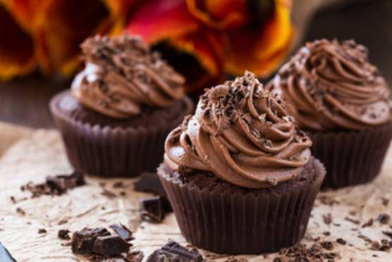 chocolate cupcakes with cream cheese filling